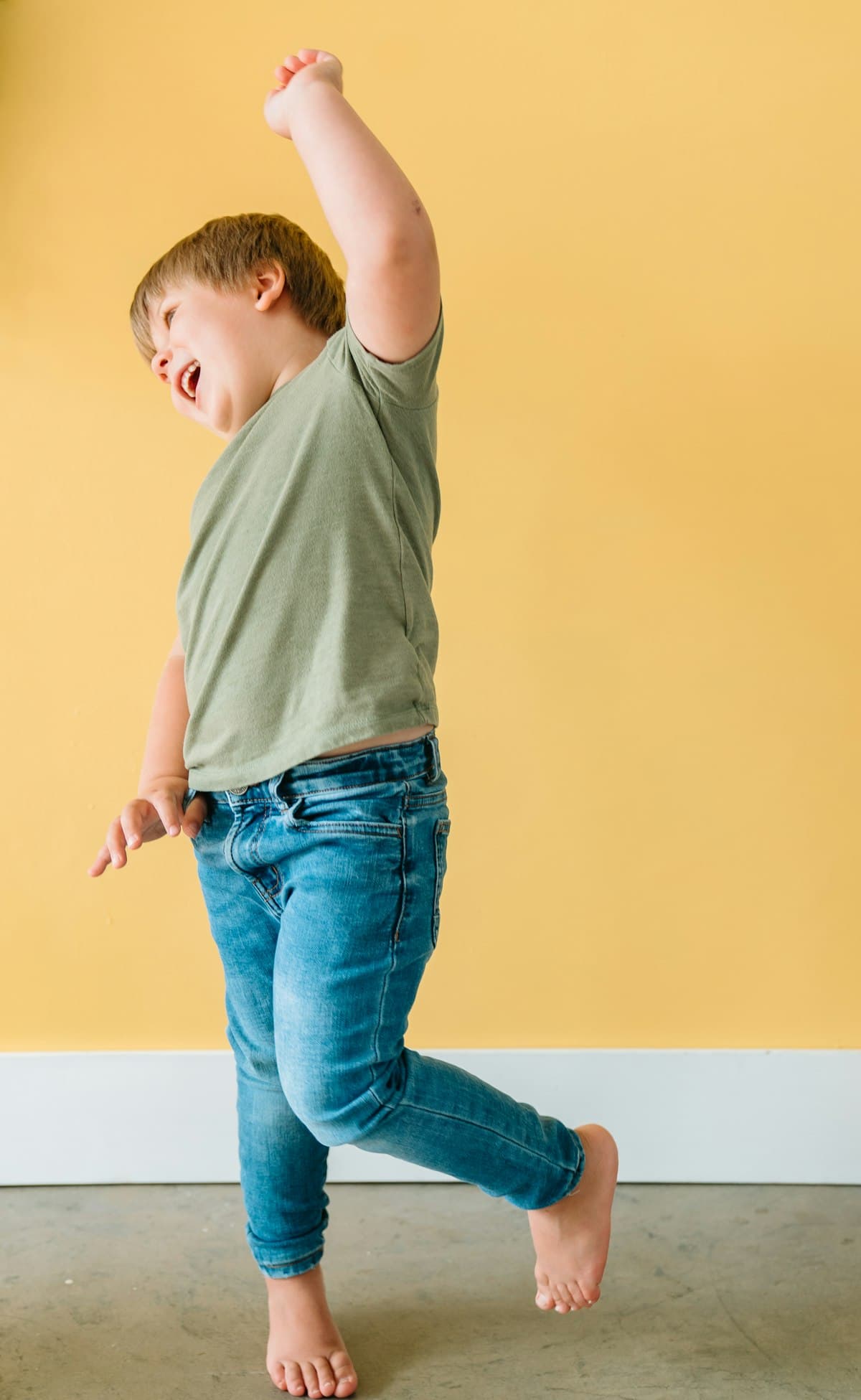 Kinder tanzen gemeinsam